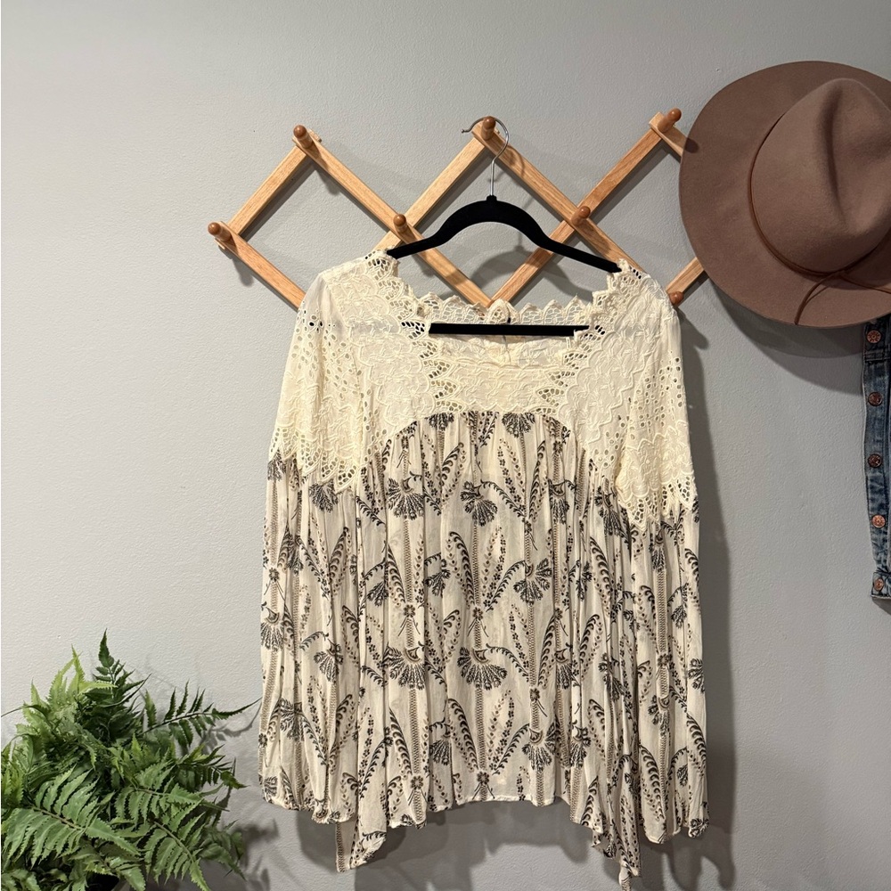 Anthropologie Cream and Gray Floral Top